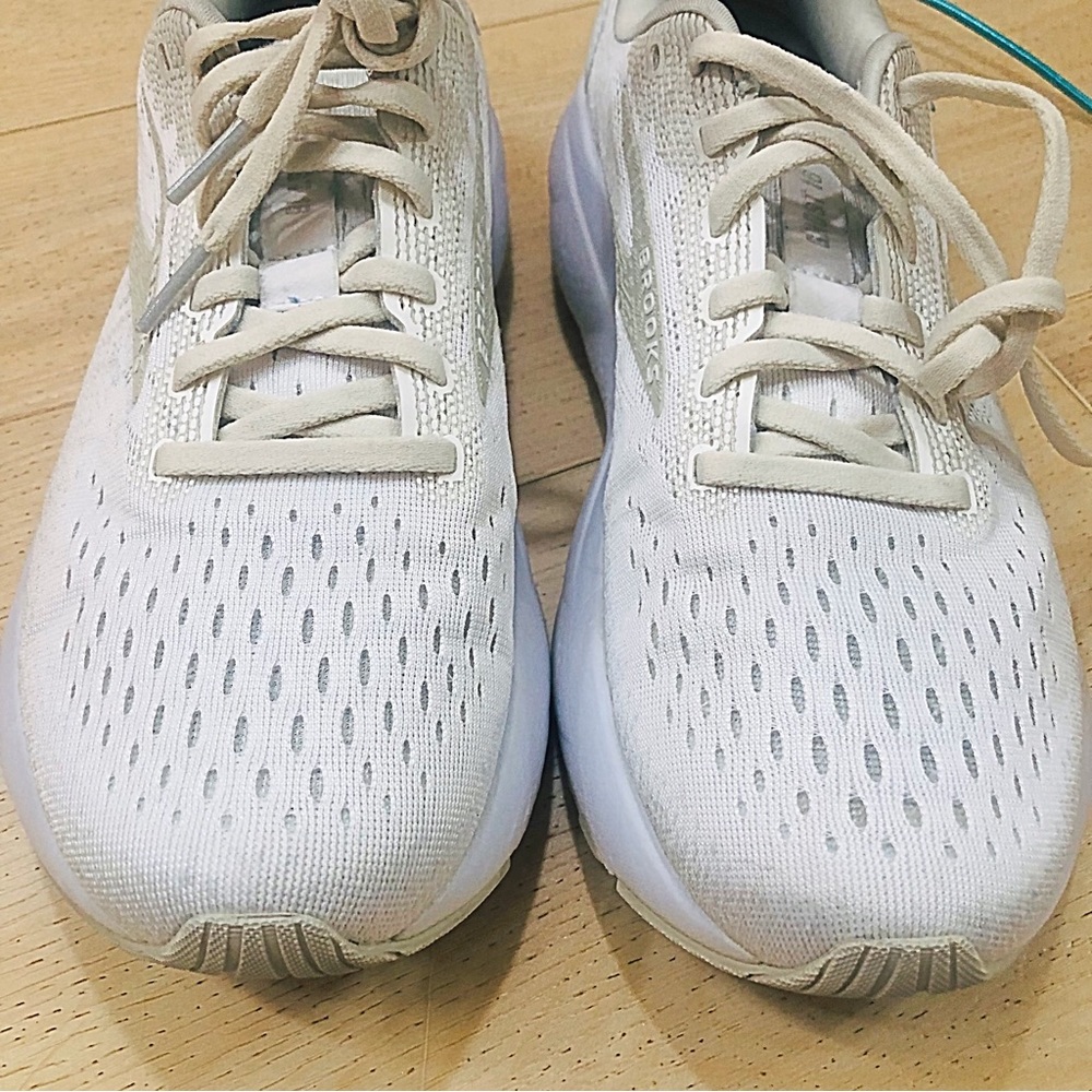 Brooks Ghost Womens White Running Shoes - Picture 4 of 8
